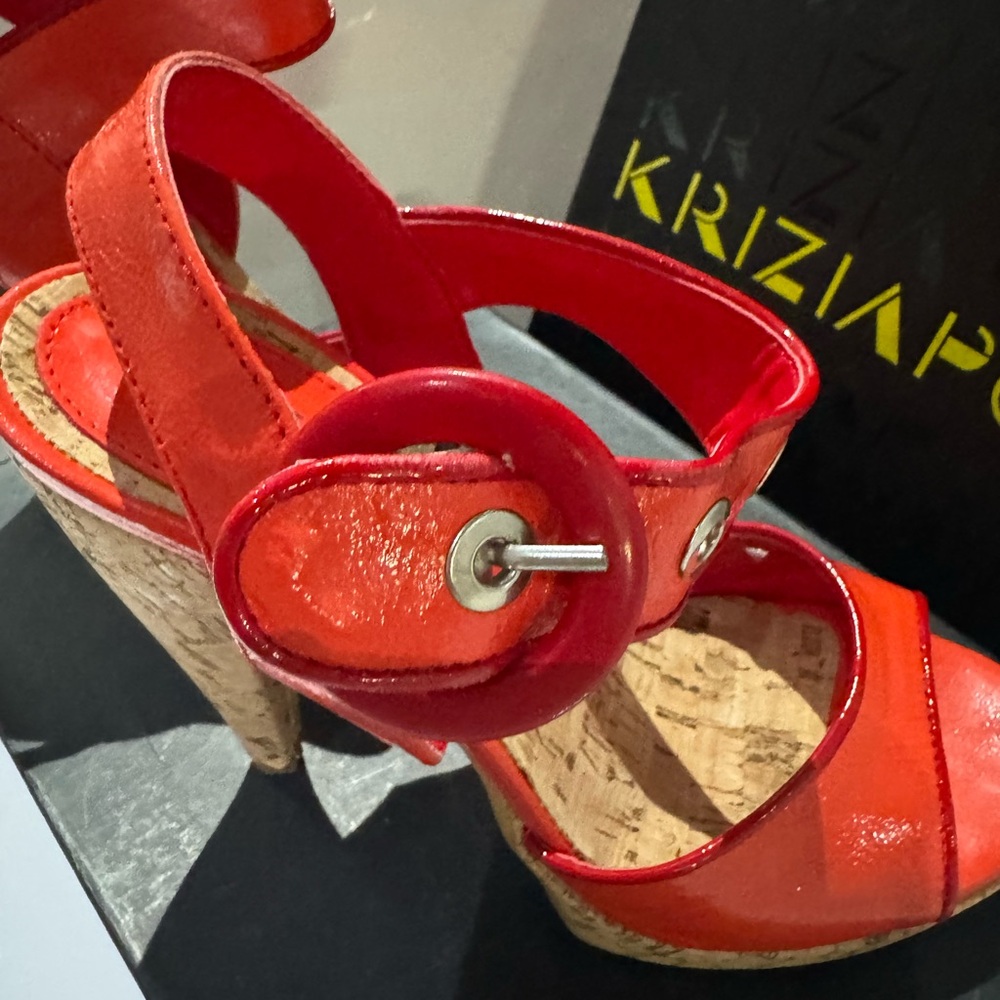 NEW never worn Kriza POI
